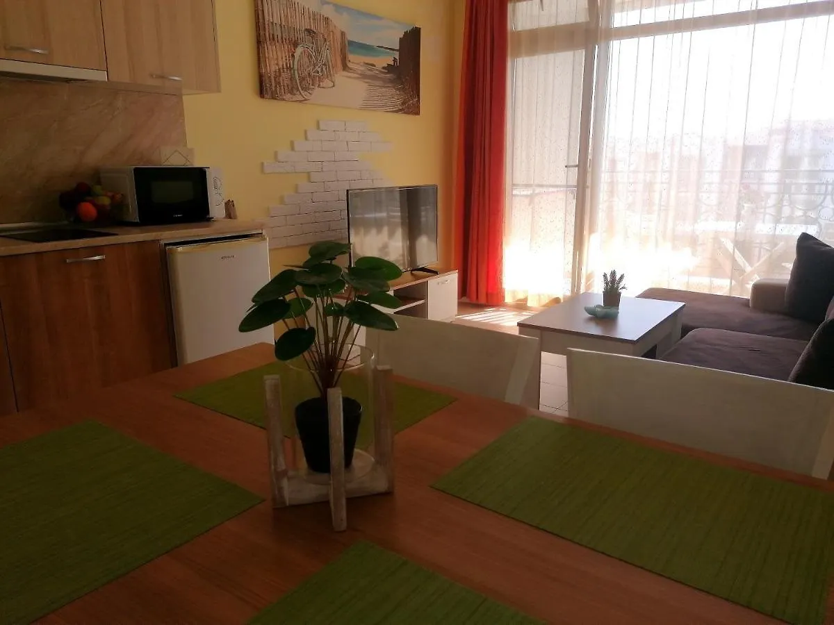 Апартамент Белия Делфин Greenlife Sozopol Apartment